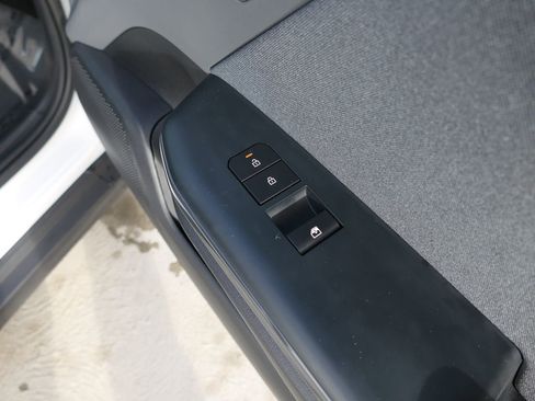 Certified 2025 Kia K4 EX image 24