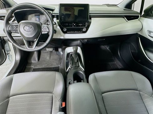 Used 2025 Toyota Corolla SE image 16