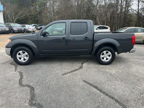 Used 2010 Nissan Frontier SE image 4