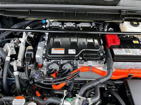 Certified 2025 Lexus RZ 300e RZ 300e w/ Accessory Package (P5) image 32