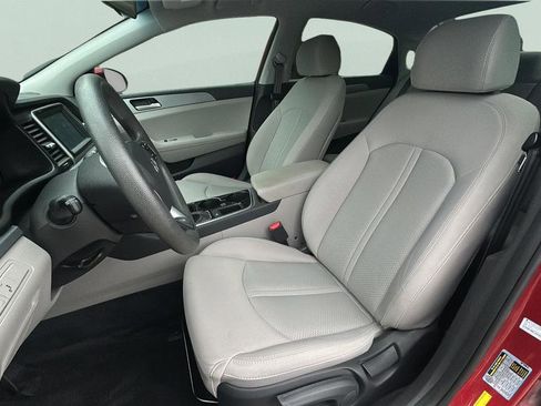 Used 2018 Hyundai Sonata SE FWD image 12