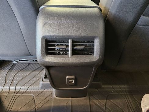 Used 2023 Chevrolet Equinox LT w/ LPO, Floor Liner Package image 21