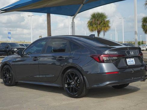 Used 2025 Honda Civic Sport image 4