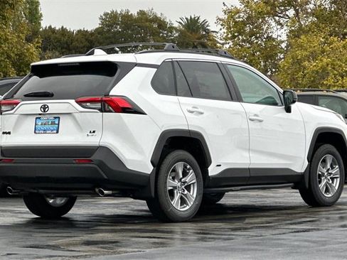 Used 2025 Toyota RAV4 LE image 5