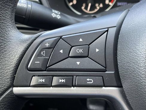 Used 2025 Nissan Altima 2.5 SV FWD image 19