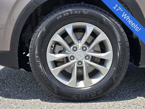 Used 2019 Hyundai Santa Fe SE AWD/4WD image 10