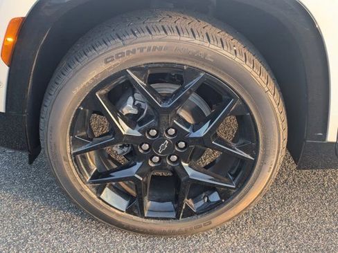New 2026 Chevrolet Traverse RS w/ LPO, Floor Liner Package FWD image 10