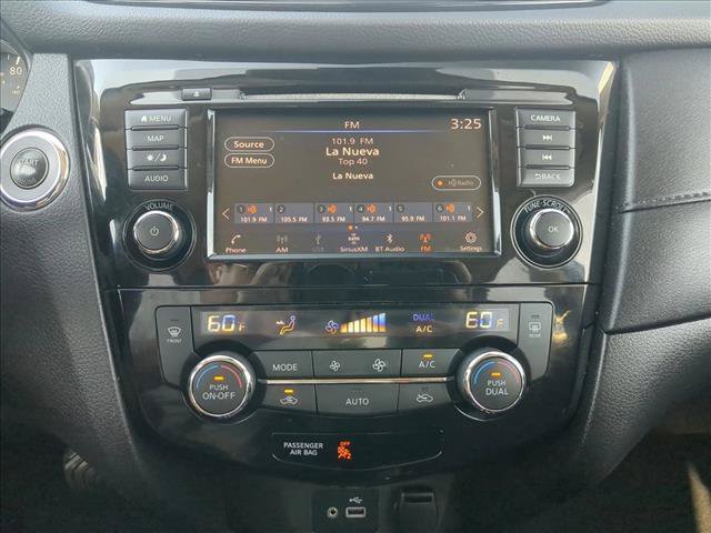 Used 2019 Nissan Rogue SV w/ Premium Package FWD image 14