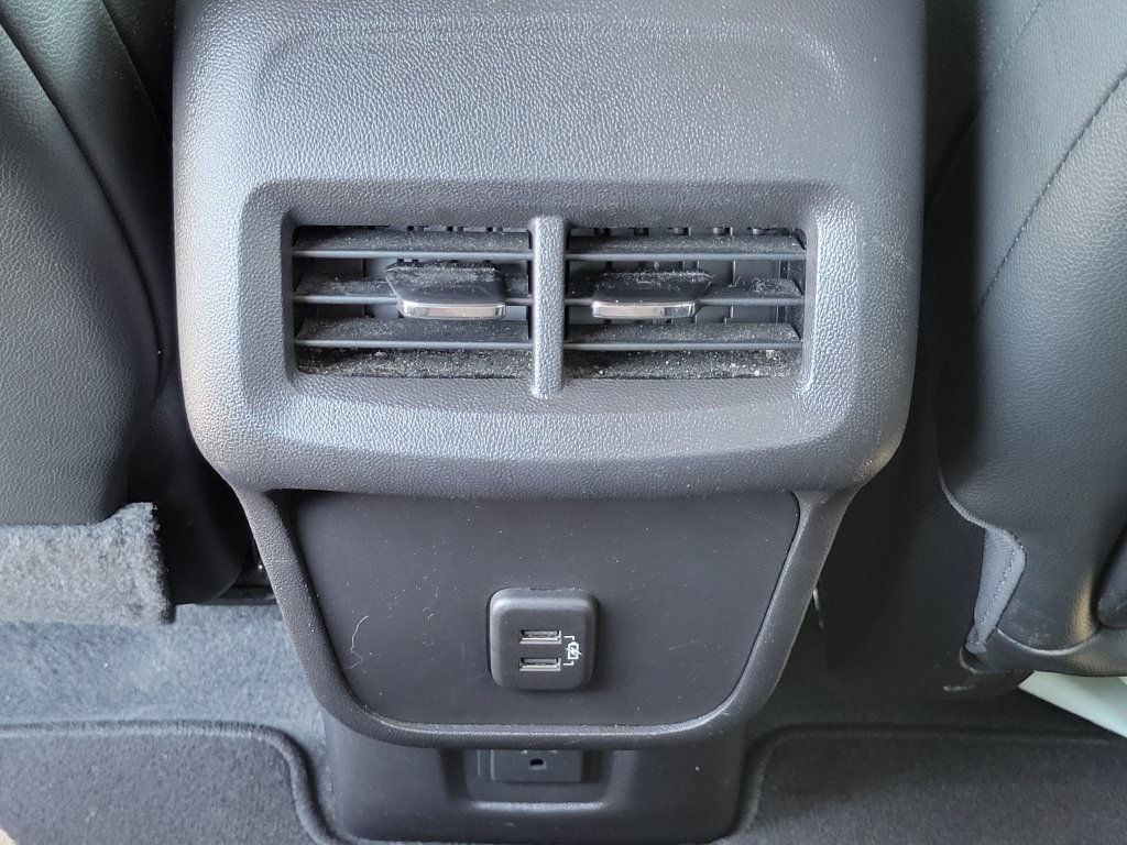 Used 2024 GMC Terrain SLT AWD/4WD image 17