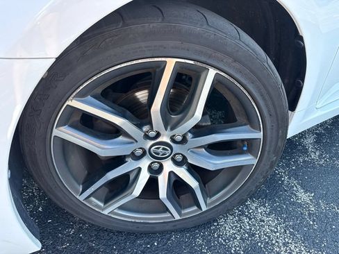 Used 2014 Scion tC FWD image 2