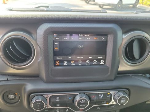 Used 2023 Jeep Gladiator Sport AWD/4WD image 27