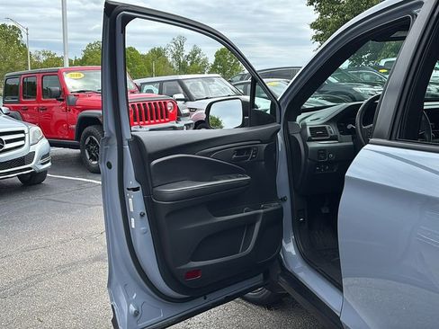 Used 2023 Honda Passport EX-L image 11