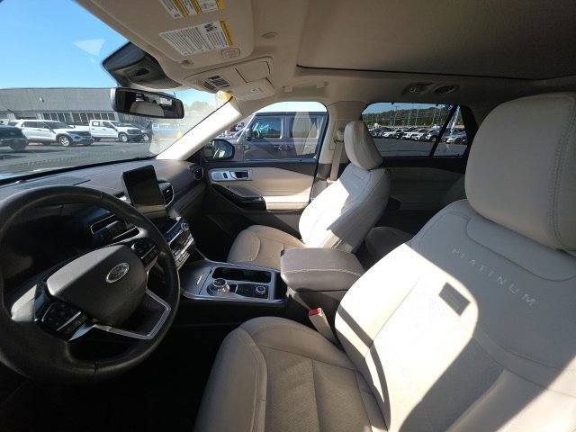 Used 2023 Ford Explorer Platinum w/ Technology Package AWD/4WD image 11