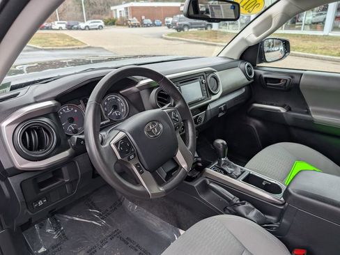 Used 2017 Toyota Tacoma SR5 w/ Tow Package image 13