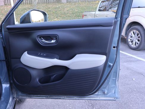 Used 2024 Honda HR-V EX-L image 9