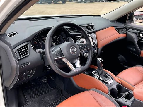 Used 2018 Nissan Rogue SL w/ Premium Package FWD image 18