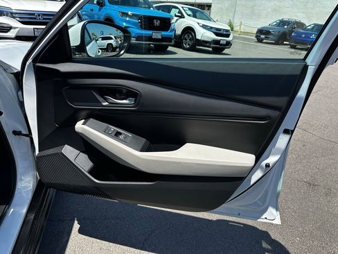 Used 2023 Honda Accord EX image 14