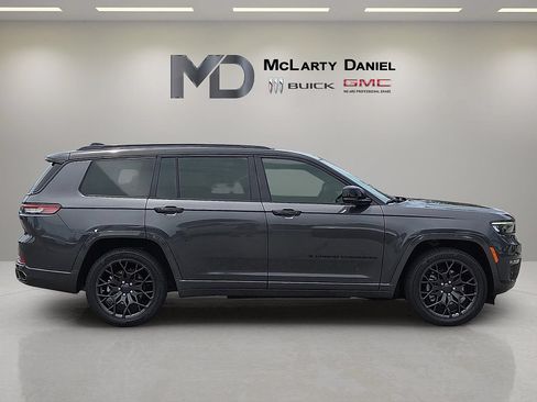 Used 2024 Jeep Grand Cherokee L Summit w/ High Altitude Package AWD/4WD image 15