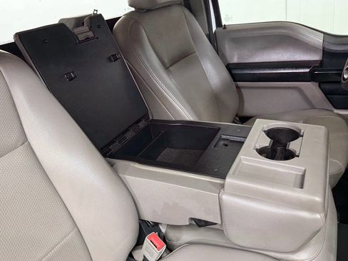 Used 2018 Ford F550 4x4 Regular Cab Super Duty image 33