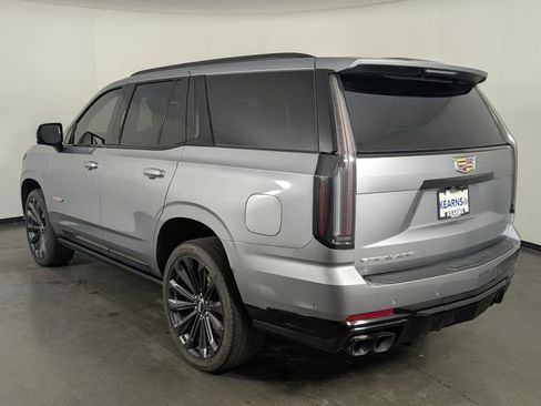 Used 2025 Cadillac Escalade V image 6
