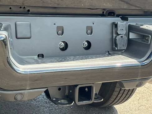 Used 2025 RAM 2500 Laramie AWD/4WD image 13