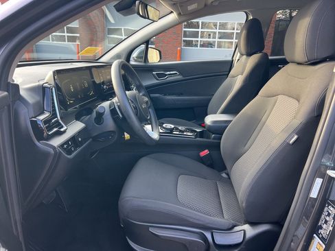 Certified 2023 Kia Sportage LX image 13