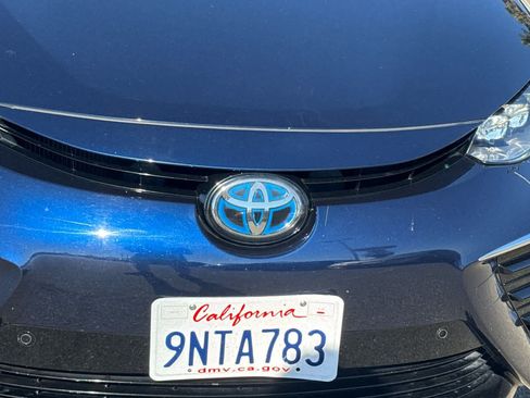 Used 2019 Toyota Mirai FWD image 16