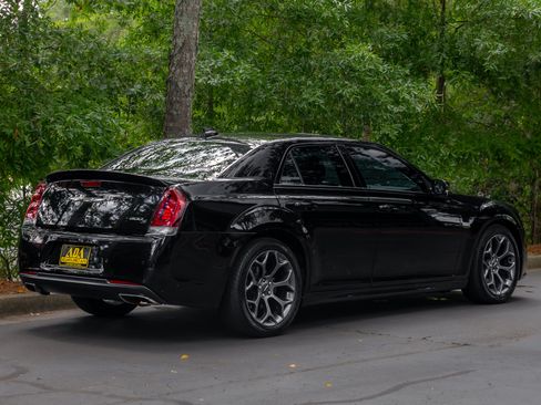 Used 2019 Chrysler 300 S w/ 300S Premium Group 2 RWD image 52