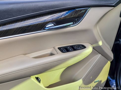 Used 2017 Cadillac XT5 FWD image 15