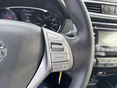 Used 2016 Nissan Rogue S image 22