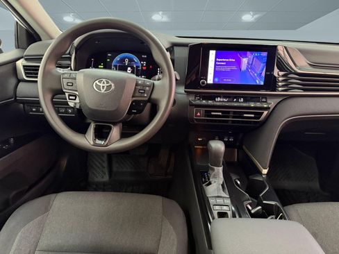 Used 2025 Toyota Camry LE w/ Convenience Package FWD image 29