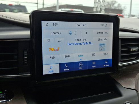 Used 2020 Ford Explorer Platinum image 24