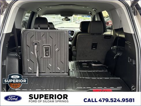 Used 2023 GMC Acadia SLE w/ Driver Convenience Package FWD image 11