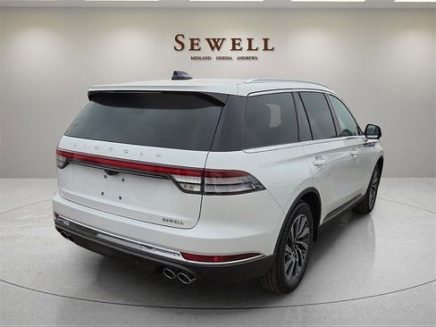 New 2026 Lincoln Aviator Premiere image 4