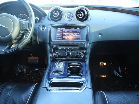 Used 2013 Jaguar XJ AWD image 17
