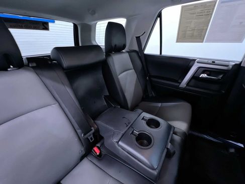 Used 2022 Toyota 4Runner SR5 Premium w/ Moonroof Package AWD/4WD image 39