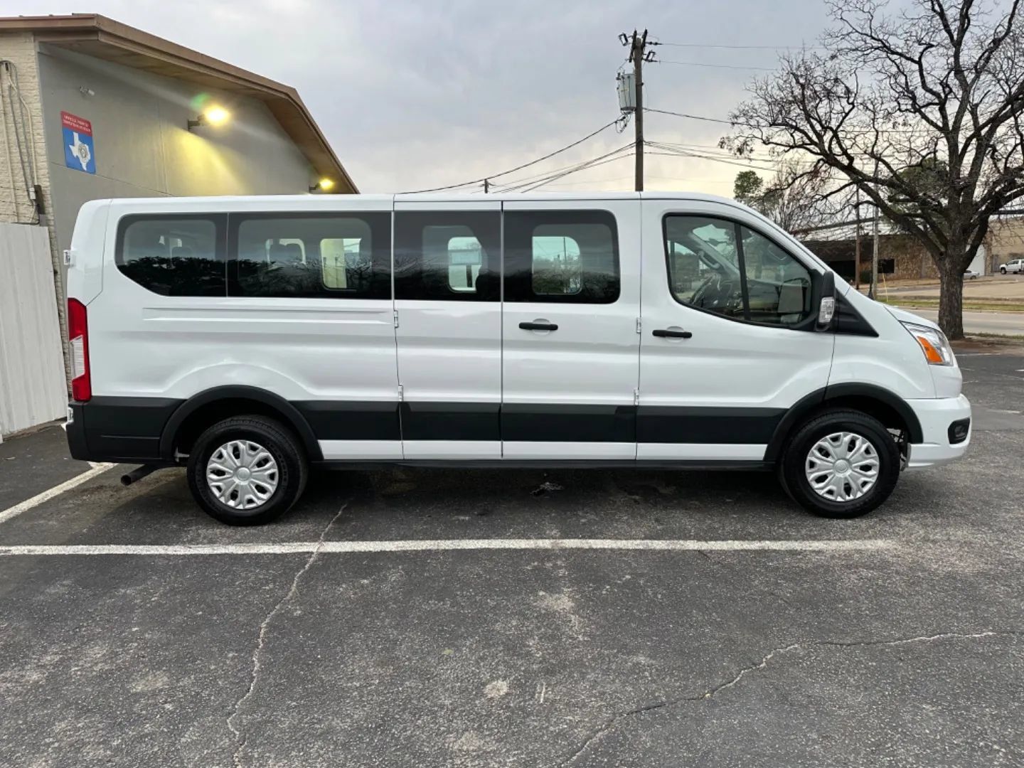 Used 2021 Ford Transit 350 XLT RWD image 6
