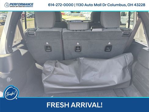 Used 2025 Jeep Wrangler Unlimited Sahara image 15