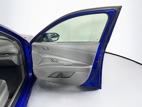 Used 2024 Hyundai Elantra SEL FWD image 32