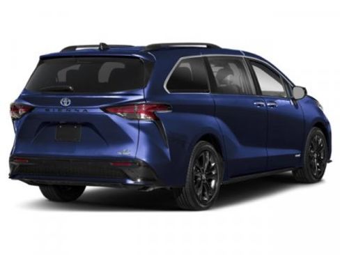 New 2026 Toyota Sienna XSE image 2