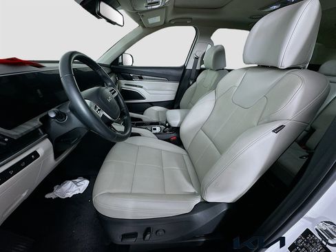 Certified 2025 Kia Telluride EX FWD image 21