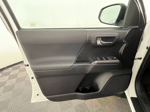 Used 2019 Toyota Tacoma TRD Off-Road image 26