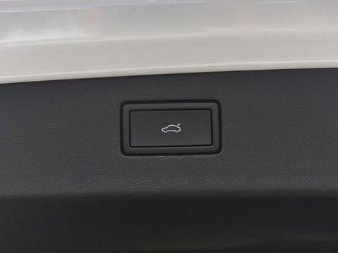 New 2026 Volkswagen Tiguan SE R-Line image 26