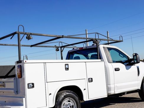 Used 2021 Ford F250 XL w/ Power Equipment Group image 18