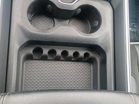 Used 2025 RAM 1500 Laramie AWD/4WD image 31