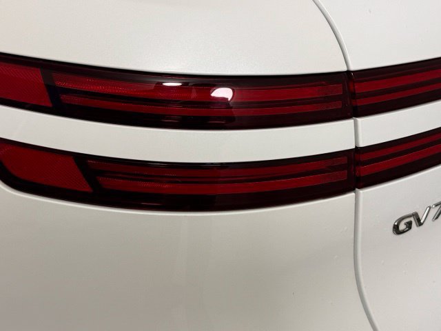 Used 2022 Genesis GV70 2.5T w/ Advanced Package AWD/4WD image 13