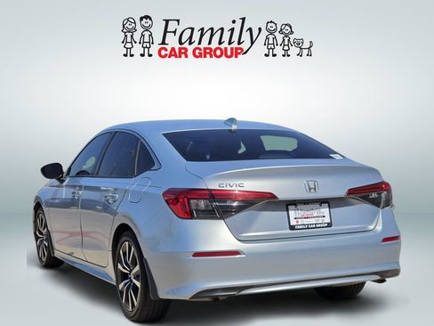 Used 2022 Honda Civic EX image 3