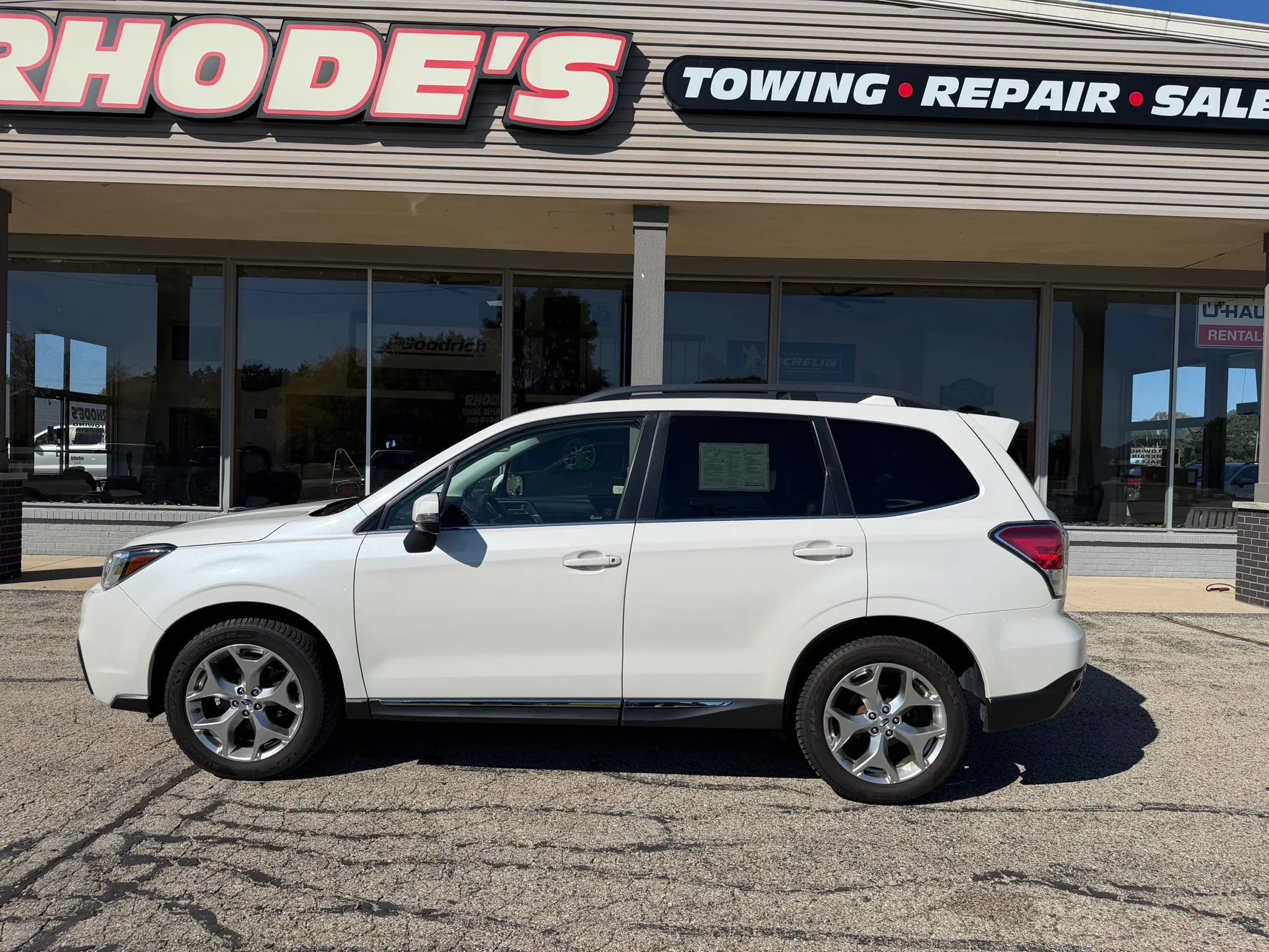 Used 2018 Subaru Forester 2.5i Touring w/ Popular Package #2 AWD/4WD image 2