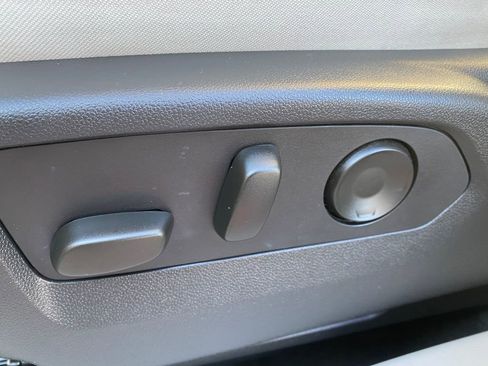 Used 2021 Buick Envision Essence AWD/4WD image 12