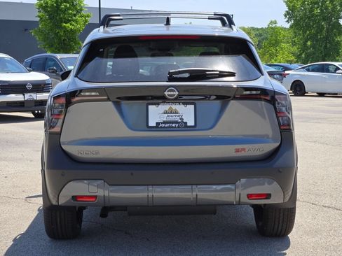 Used 2026 Nissan Kicks SR AWD/4WD image 12